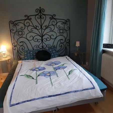 Lyxigt Rum Med Eget/Badrum Med Spa Kaensla يونشوبينغ المظهر الخارجي الصورة