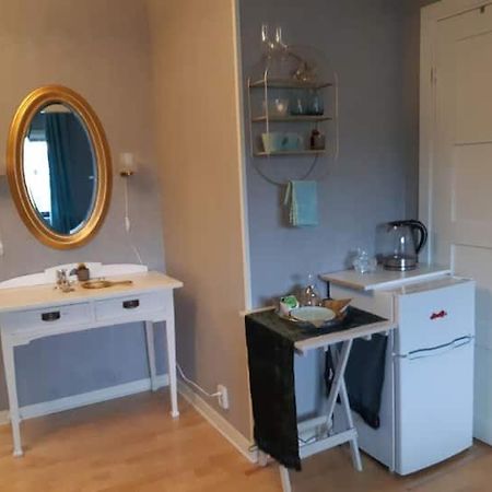 Lyxigt Rum Med Eget/Badrum Med Spa Kaensla يونشوبينغ المظهر الخارجي الصورة